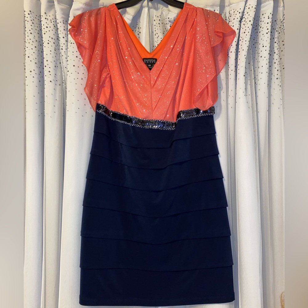 Brand: Enfocus Women
Size: 16W, PTP- 18”, Length- 37”
Color: Coral and Navy